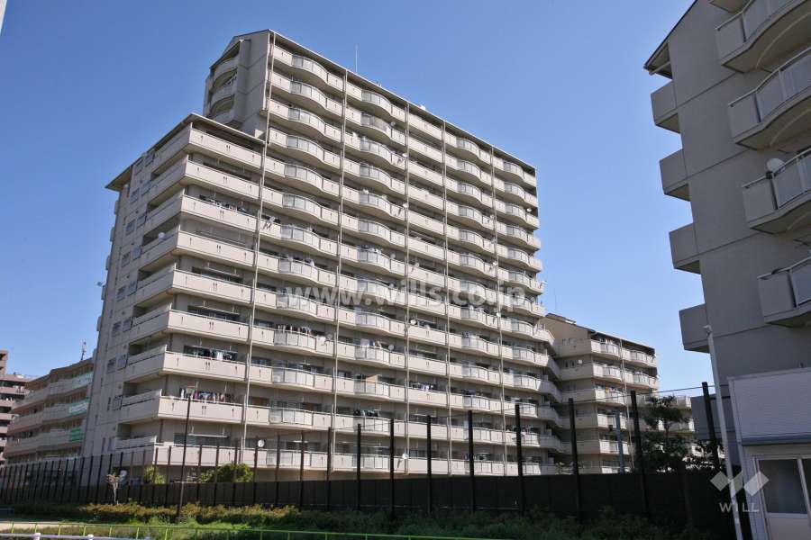 忠道マンションA棟の外観(南西側から)