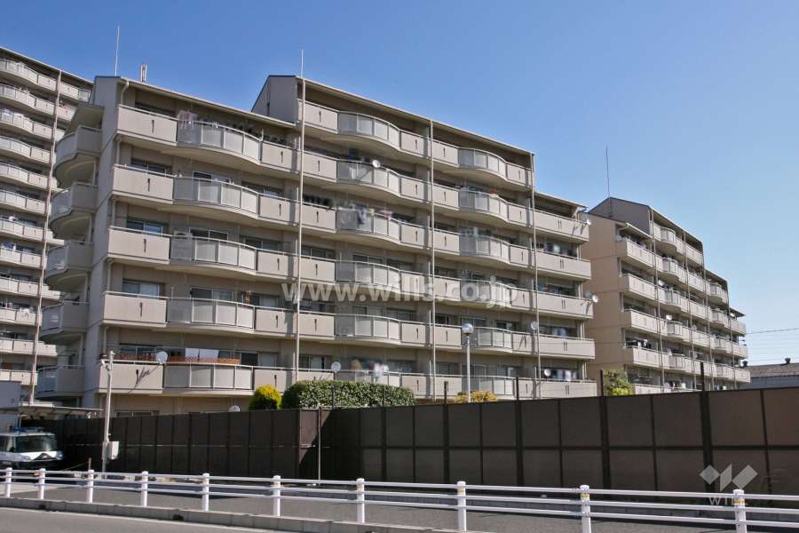 忠道マンションB棟の外観(南西側から)