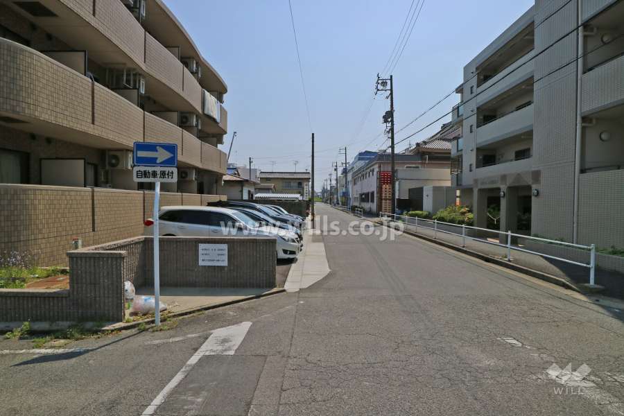 敷地北側の前面道路