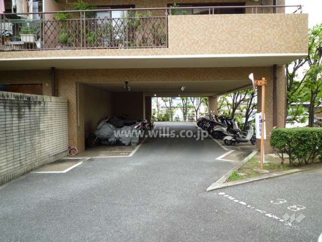 駐車場・バイク置き場