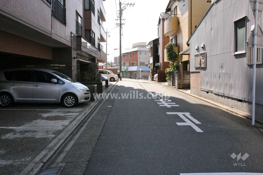 敷地南西側の前面道路