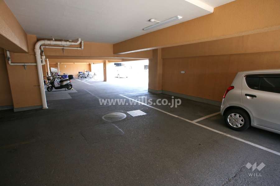 敷地内駐車場（屋内平面式）