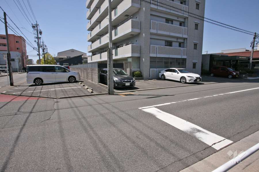 敷地内駐車場(屋外平面式)