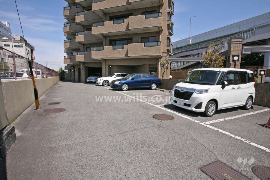 敷地内駐車場（屋外平面式）