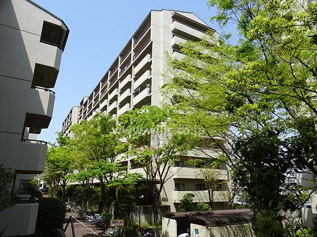 星和プラネタウン千里南第3期Ｂ棟の外観（南東側から）