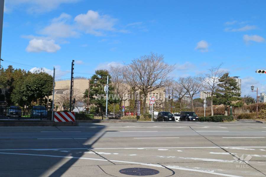 敷地南側の前面道路