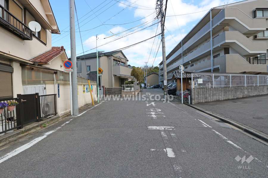 敷地北側の前面道路
