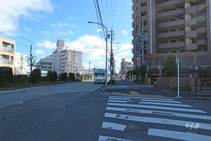 敷地北東側の前面道路