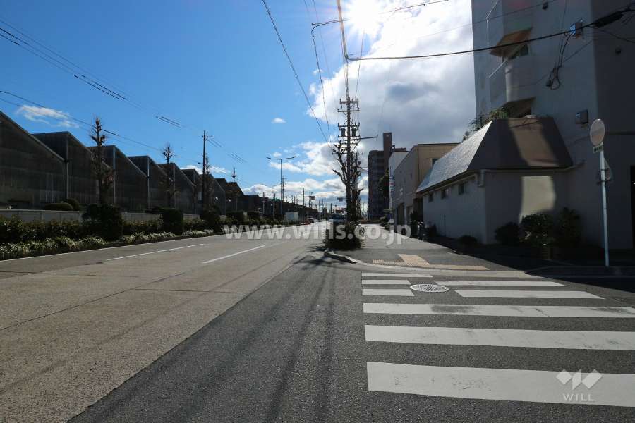 敷地南東側の前面道路