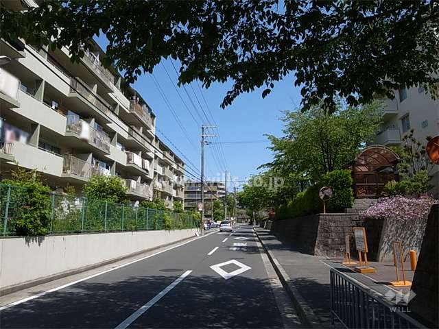 敷地東側の前面道路