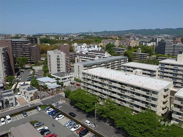 周辺はマンションが多く立ち並ぶ静かな住宅地です。