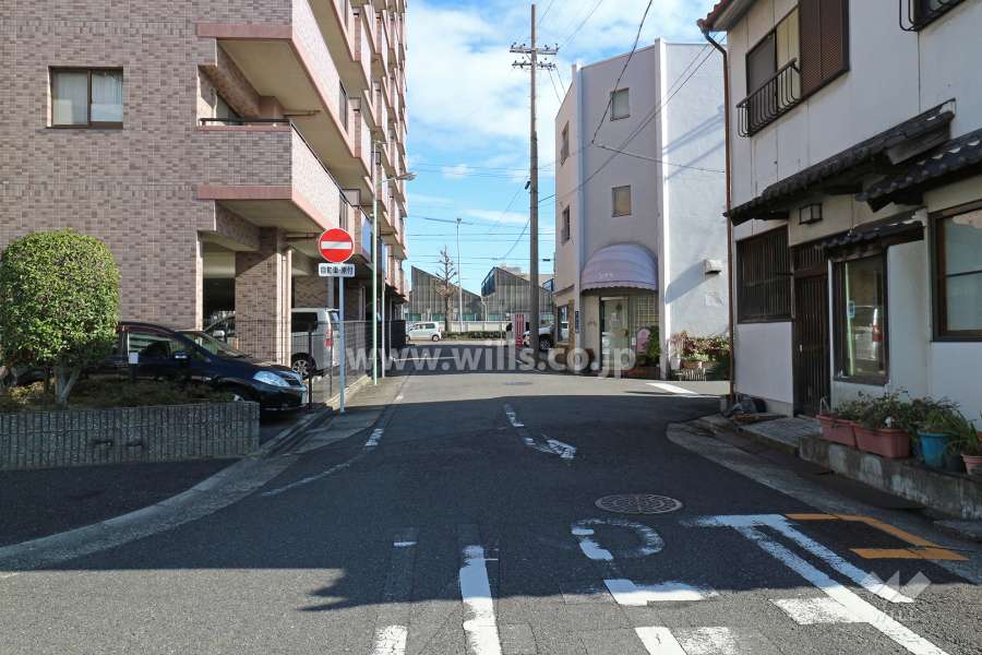 敷地南西側の前面道路