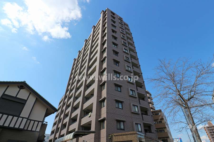 ダイアパレス白鳥庭園通りの外観（南東側から）