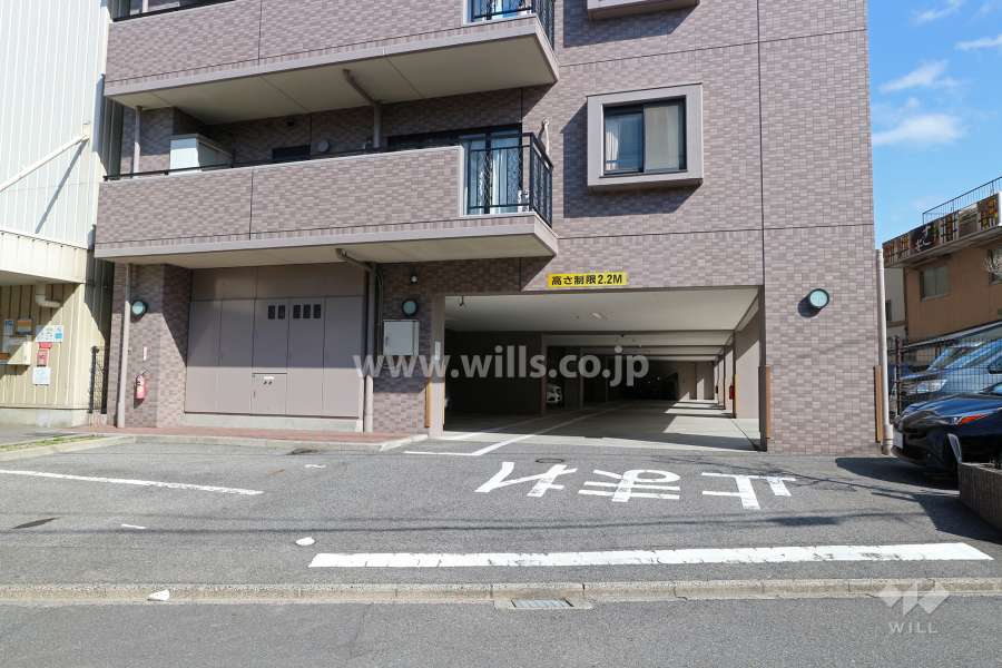 駐車場出入り口・敷地内駐車場（屋内平面式、屋外平面式）