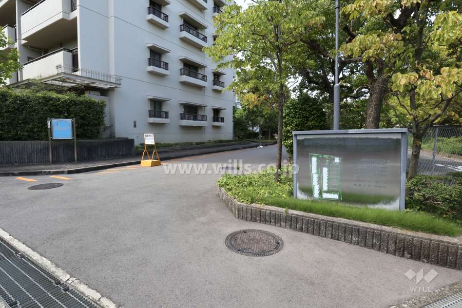 星和プラネタウン千里南第3期A棟の外観（北東側から）