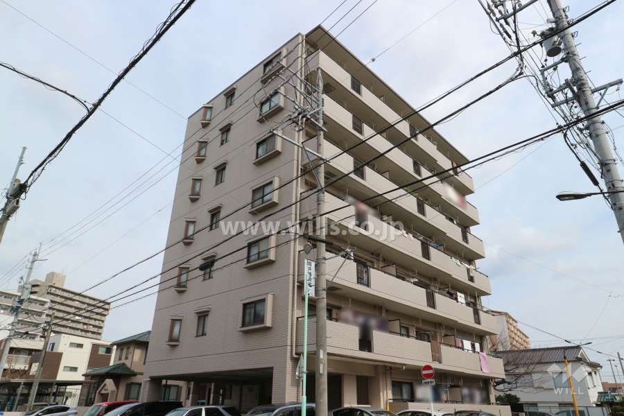 宝マンション神宮前の外観（南西側から）