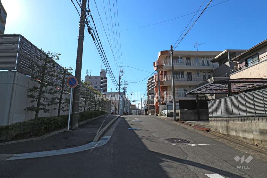 敷地北側の前面道路（東側か