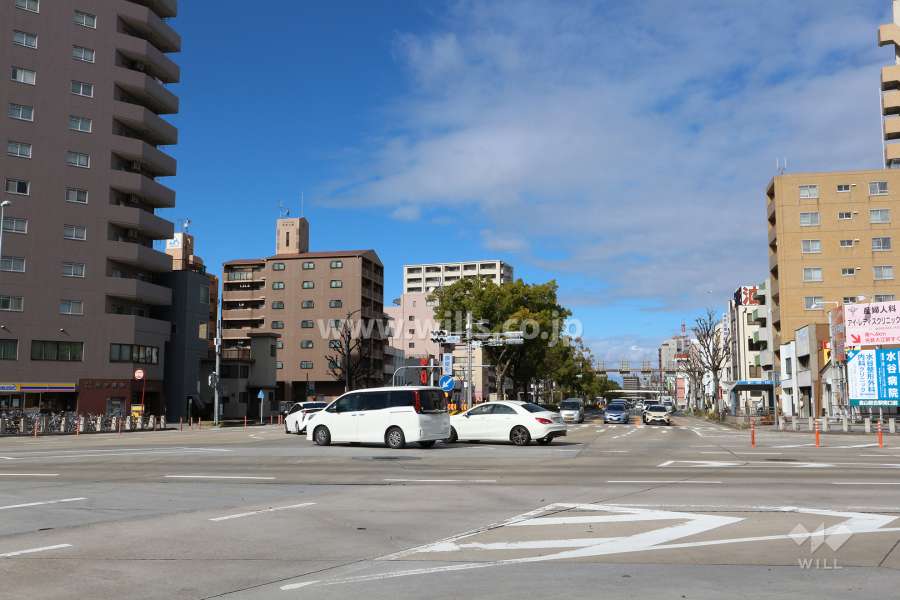 敷地北東側の前面道路