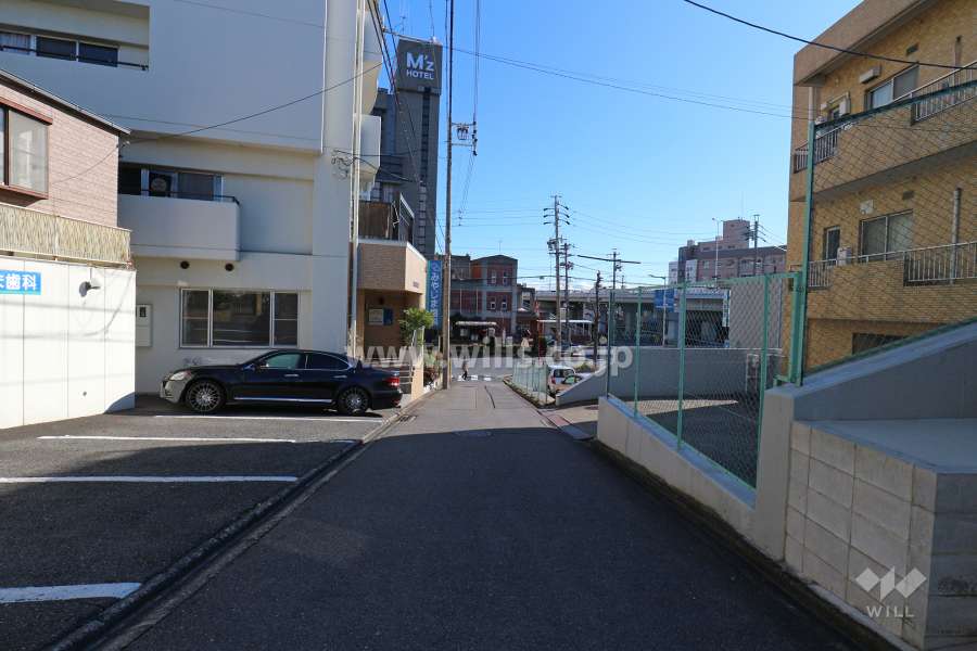 敷地南西側の前面道路