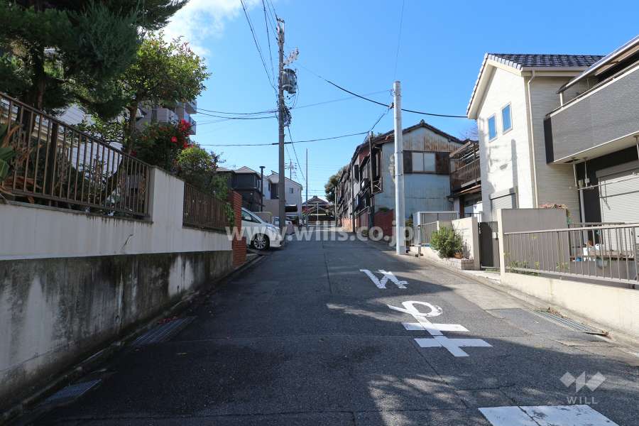 敷地北西側の前面道路