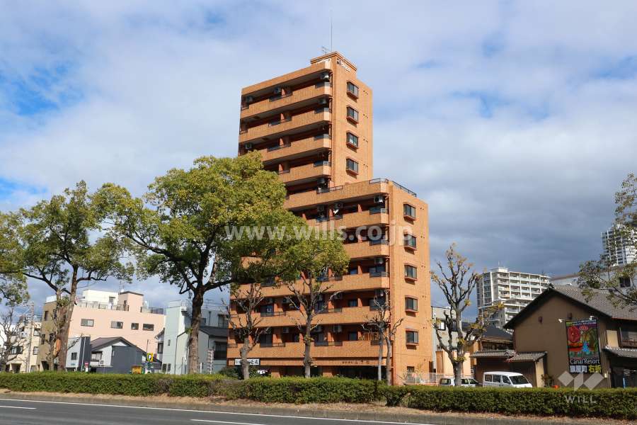 ライオンズマンション熱田神宮公園の外観（南東側から）