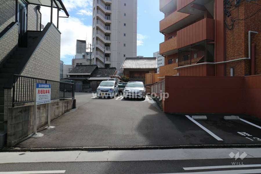 駐車場出入り口・敷地内駐車場（屋外平面式）