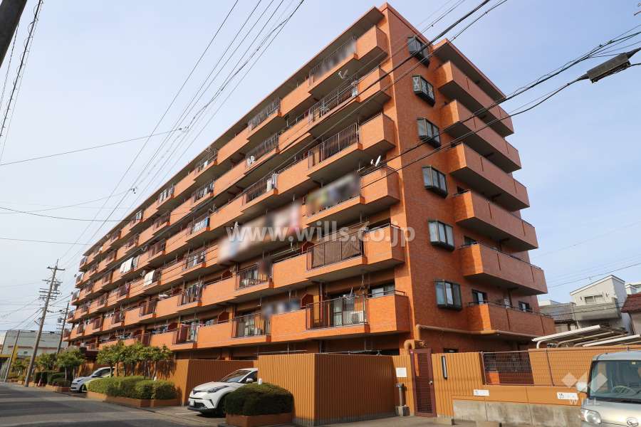 ライオンズマンション六番町の外観（南東側から）
