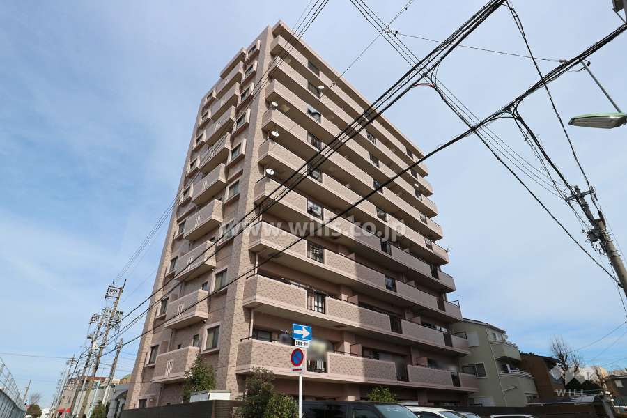 宝マンション六番町第3の外観（南西側から）