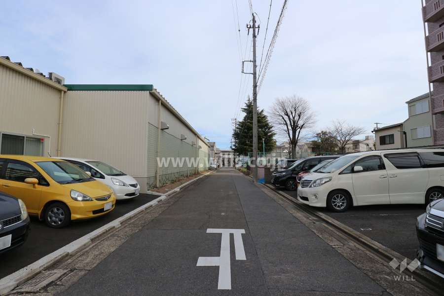 敷地北側の前面道路