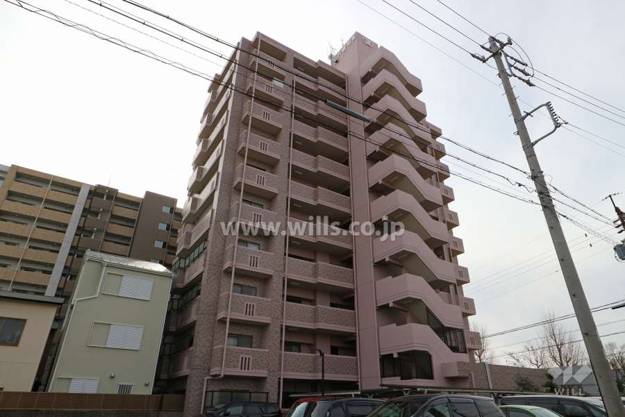 宝マンション六番町第3の外観（北東側から）