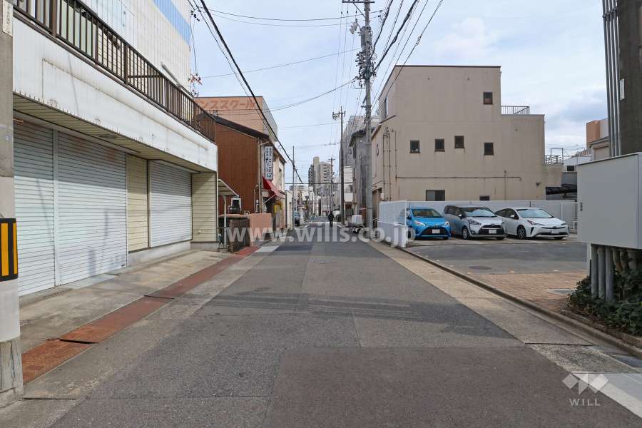 敷地北側の前面道路