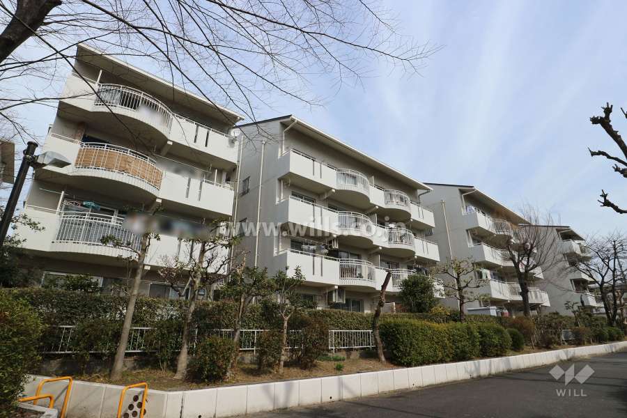 神宮東パークハイツ3号棟の外観（南西側から）