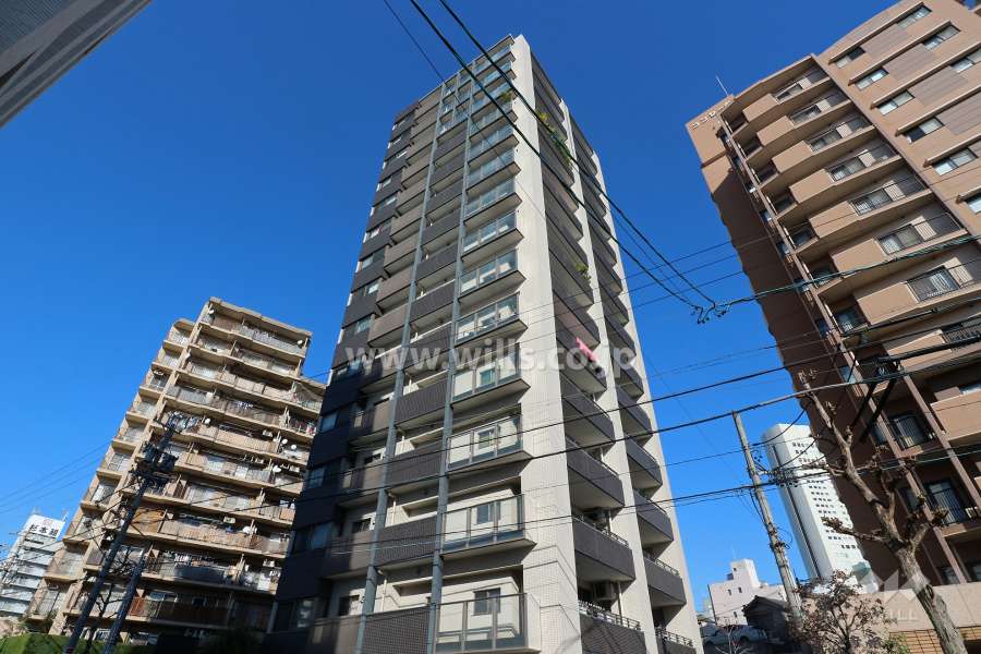 ロイヤルクレスト金山フロントの外観（南西側から）