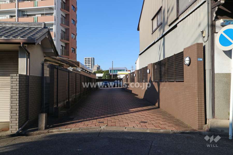 駐車場出入り口・敷地内駐車場（屋外平面式）