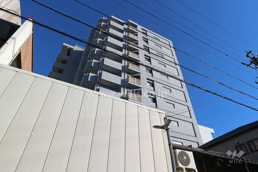 ロイヤルクレスト金山の外観（北西側から）
