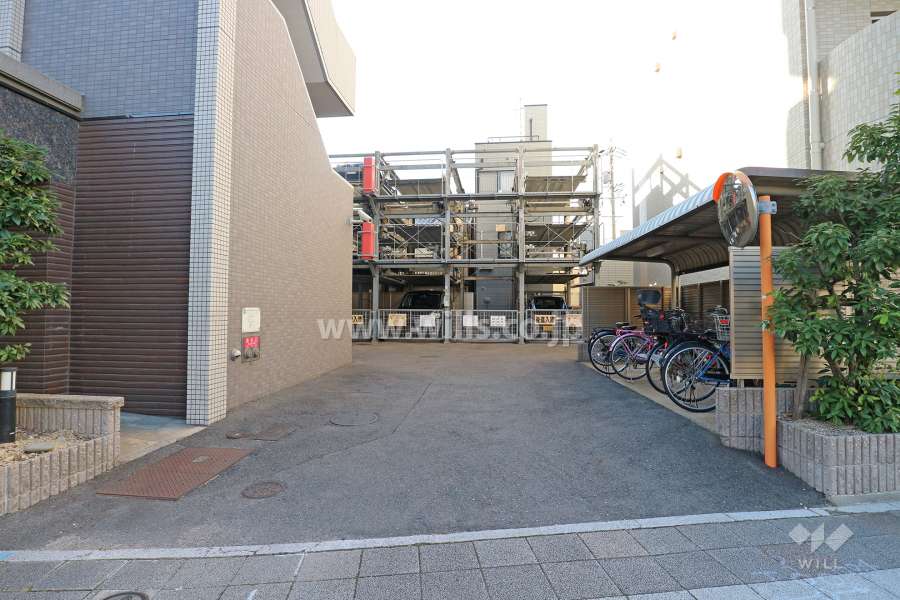 駐車場出入り口・敷地内駐車場（屋外機械式）