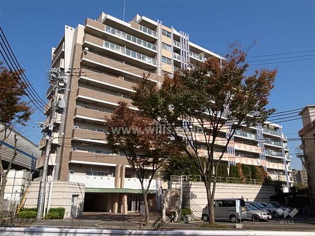 駐車場出入り口（ロボットゲート付き）