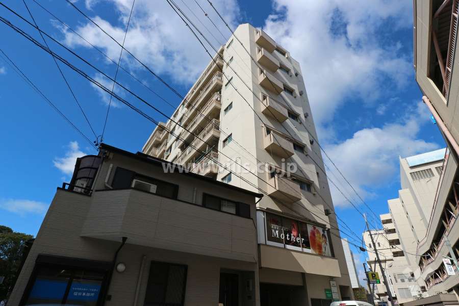 神宮前コーポの外観（南東側から）