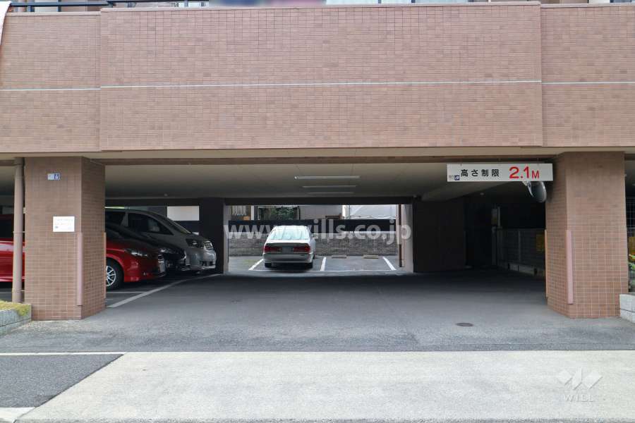 駐車場出入り口