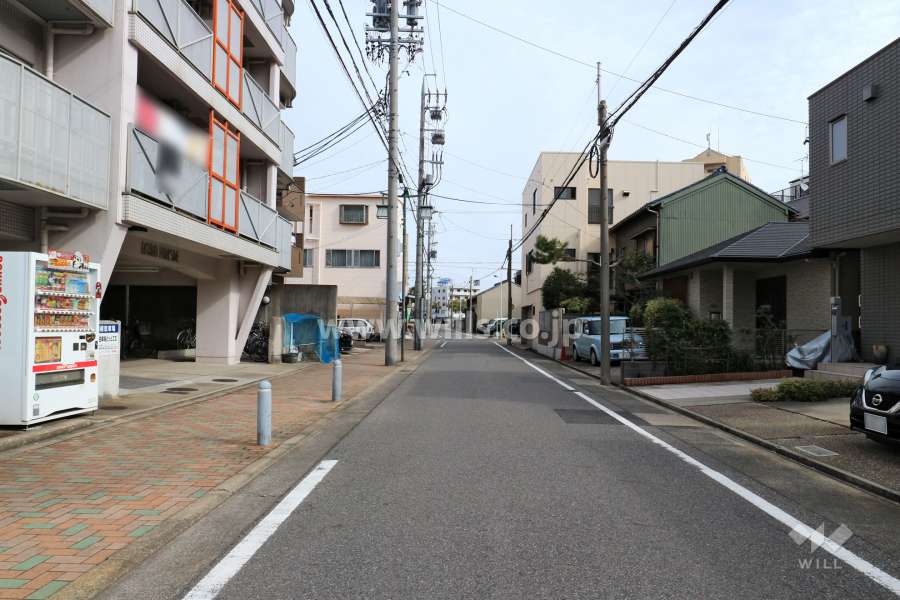 敷地南東側の前面道路