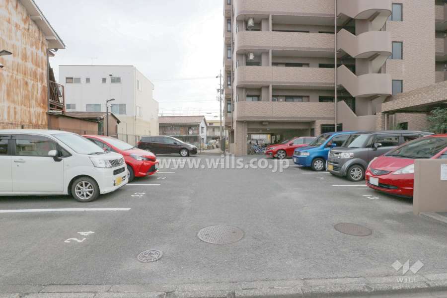 駐車場出入り口