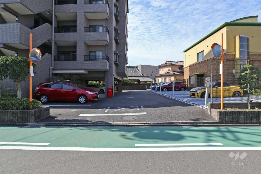 駐車場の出入り口