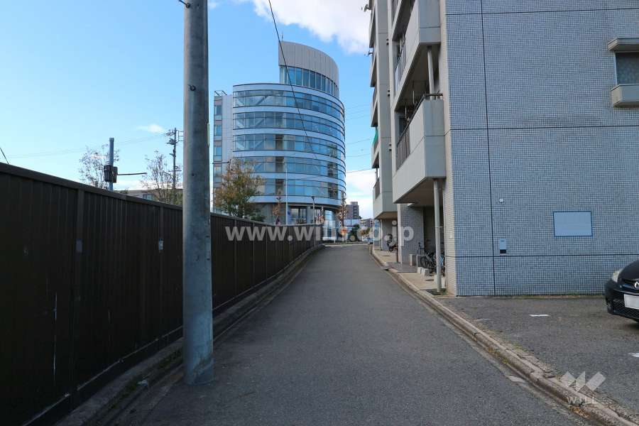 敷地南西側の前面道路