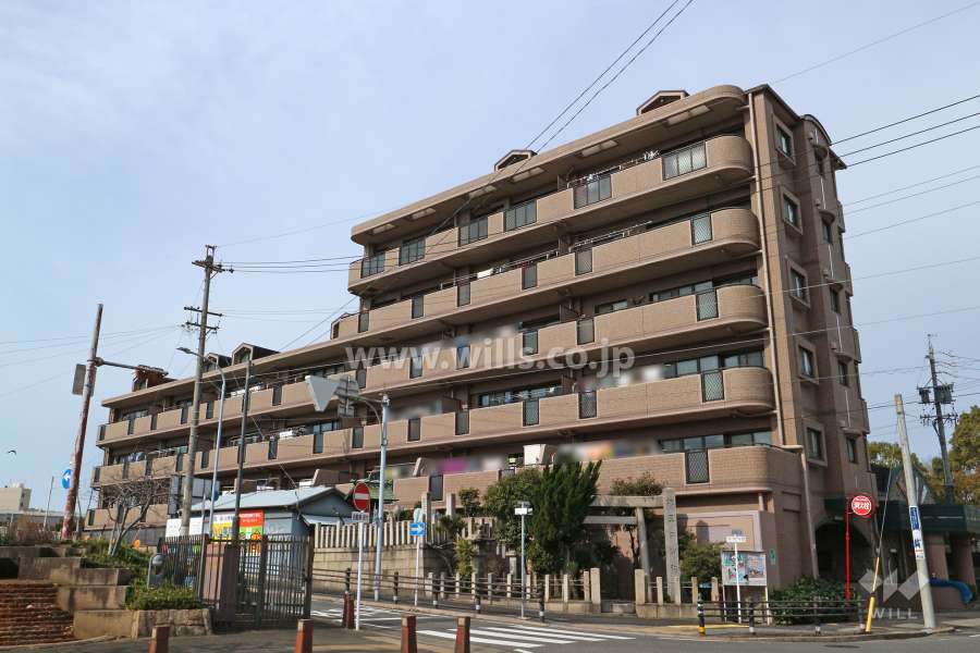 ライオンズマンション神宮南の外観（南東側から）