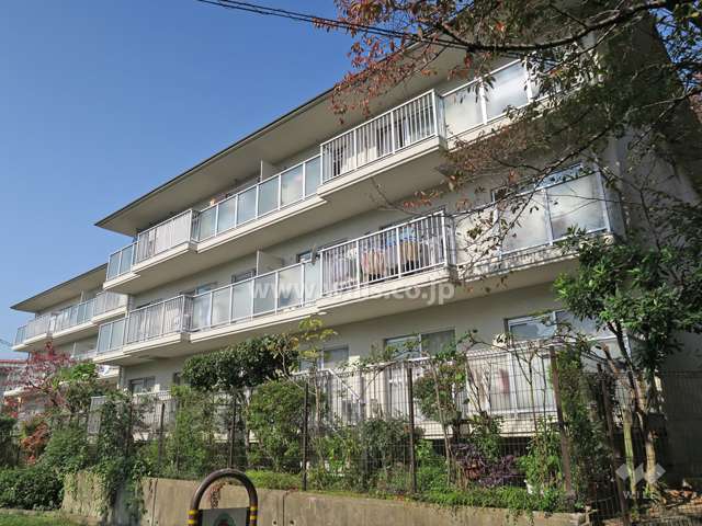 千里山田コーポラスＤ棟-の外観（南東側から）