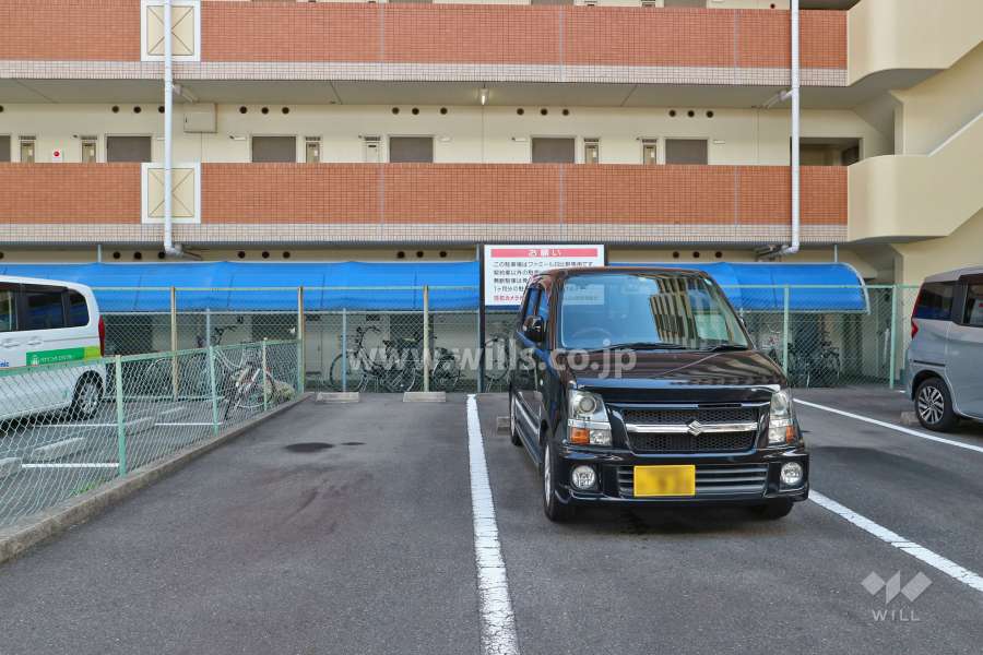 敷地内駐車場（屋外平面式）