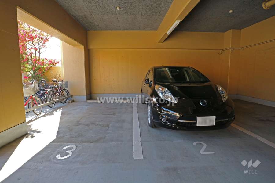 敷地内駐車場（屋内平面式）