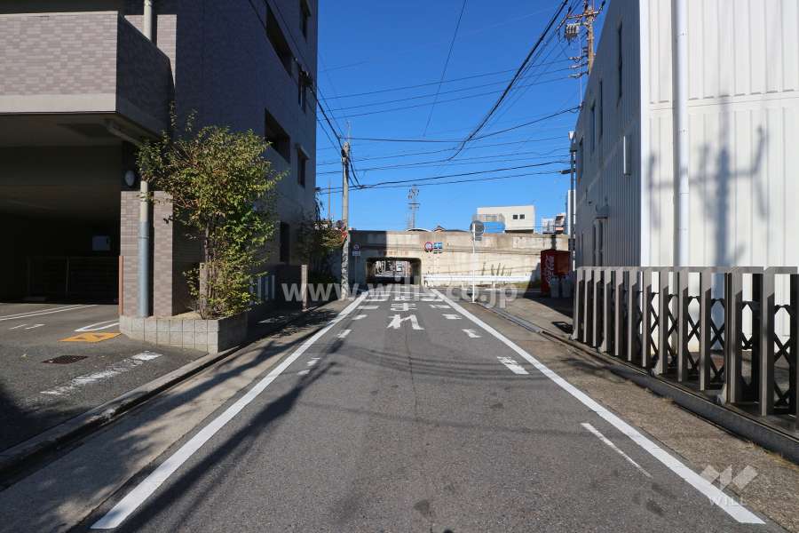 敷地南東側の前面道路