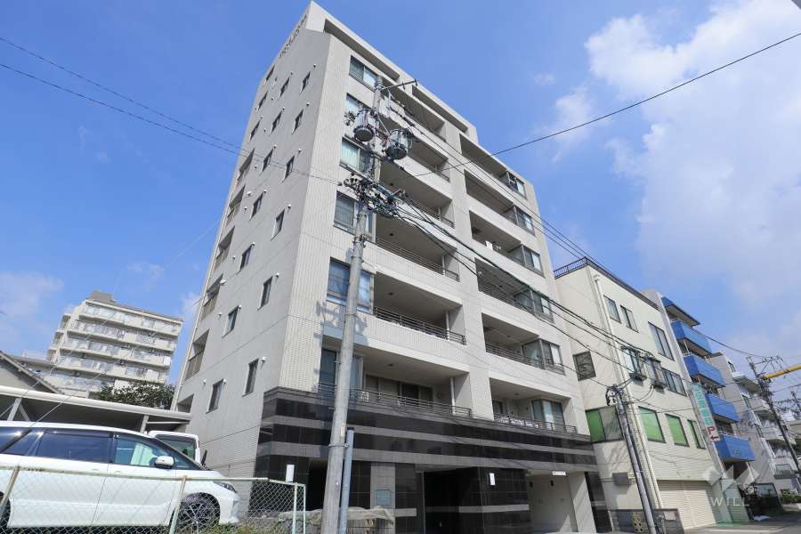 グランマノワール伝馬町の外観（南西側から）