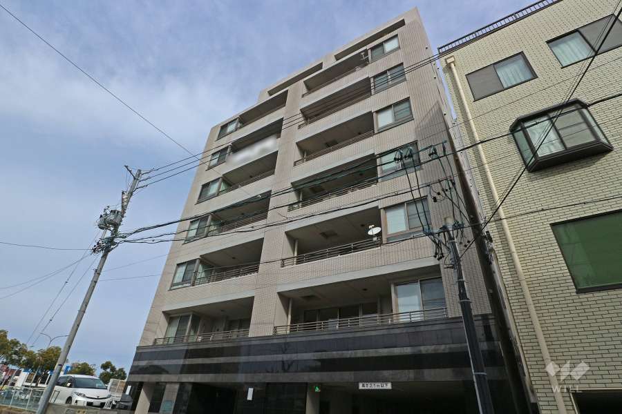 グランマノワール伝馬町の外観（南側から）